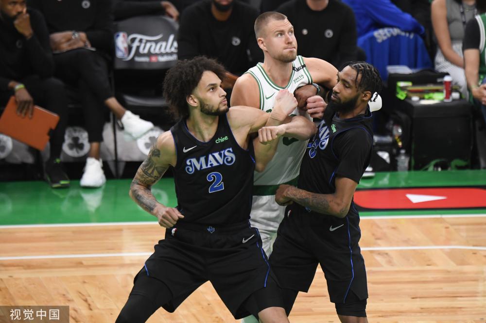 场上再次引 场上再次引