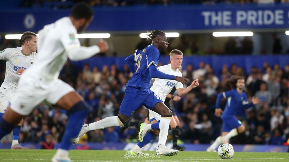 尤以快速反 尤以快速反